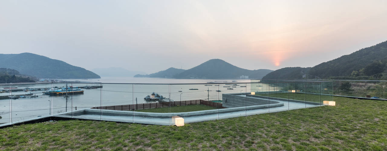 피시팜 하우스 (Fish Farm House), 투엠투건축사사무소 투엠투건축사사무소 Jardines de estilo moderno