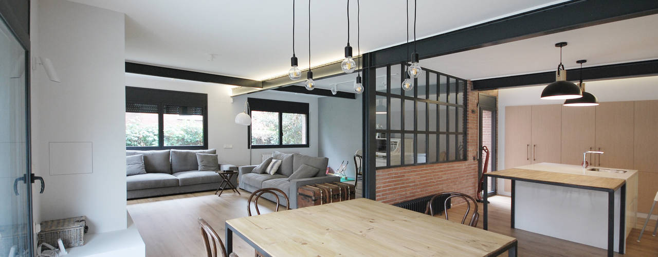 homify Industrial style dining room