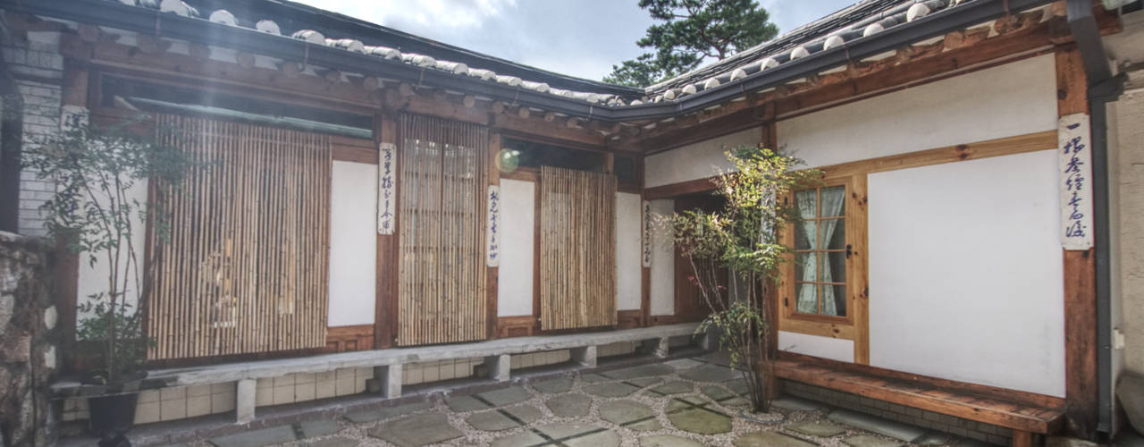 'Hyehwa1938' - korean modern traditional house, 참우리건축 참우리건축 Asian style garden