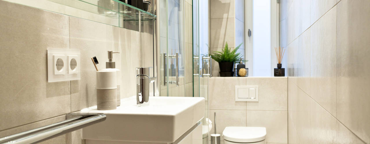 Modernes Bad 8 Qm - minimalistisches Interieur
