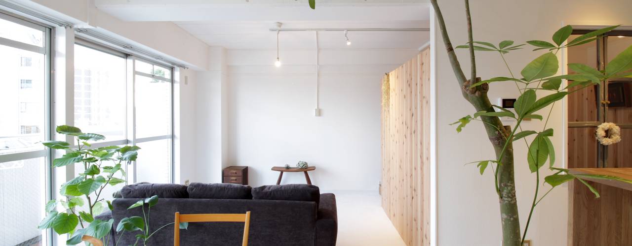 Apartment in Gakuenkita, Mimasis Design／ミメイシス デザイン Mimasis Design／ミメイシス デザイン ห้องนั่งเล่น คอนกรีต