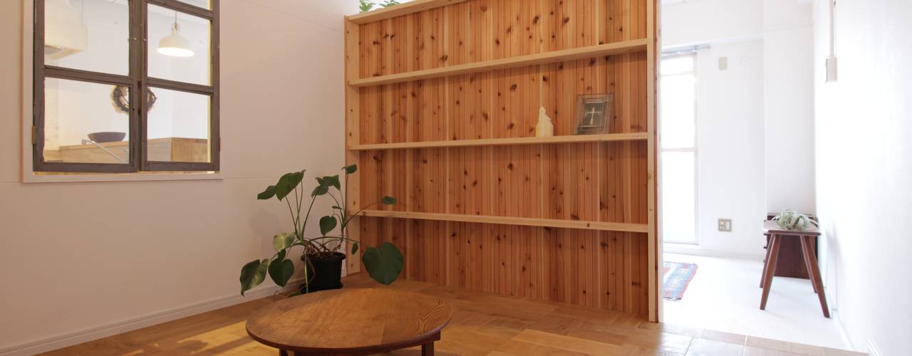 Apartment in Gakuenkita, Mimasis Design／ミメイシス デザイン Mimasis Design／ミメイシス デザイン Modern style bedroom Wood Wood effect