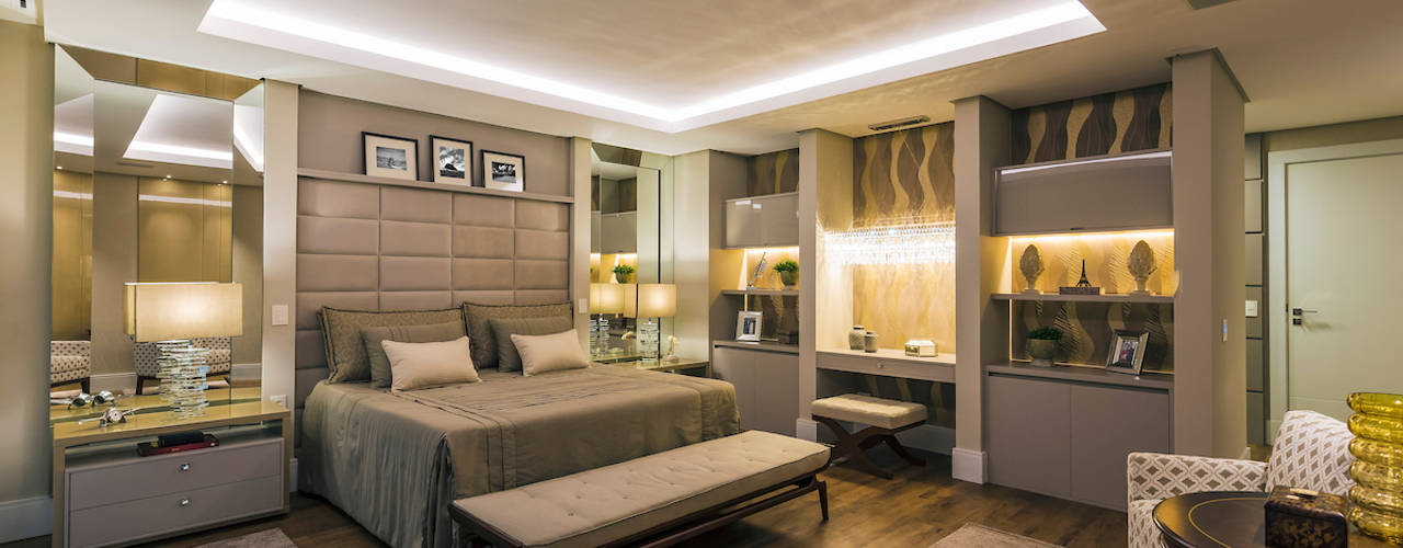 Residência Renaiscense, TRÍADE ARQUITETURA TRÍADE ARQUITETURA Classic style bedroom Wood Wood effect