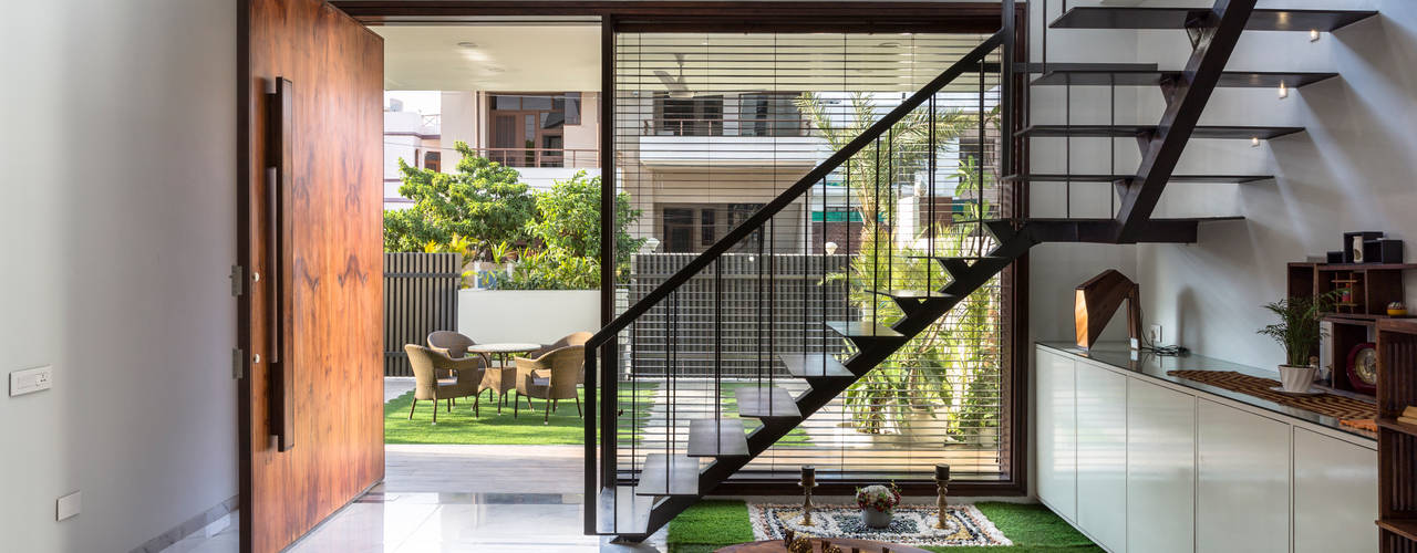 Sky Box House, Garg Architects Garg Architects Salas de estilo moderno Madera Acabado en madera