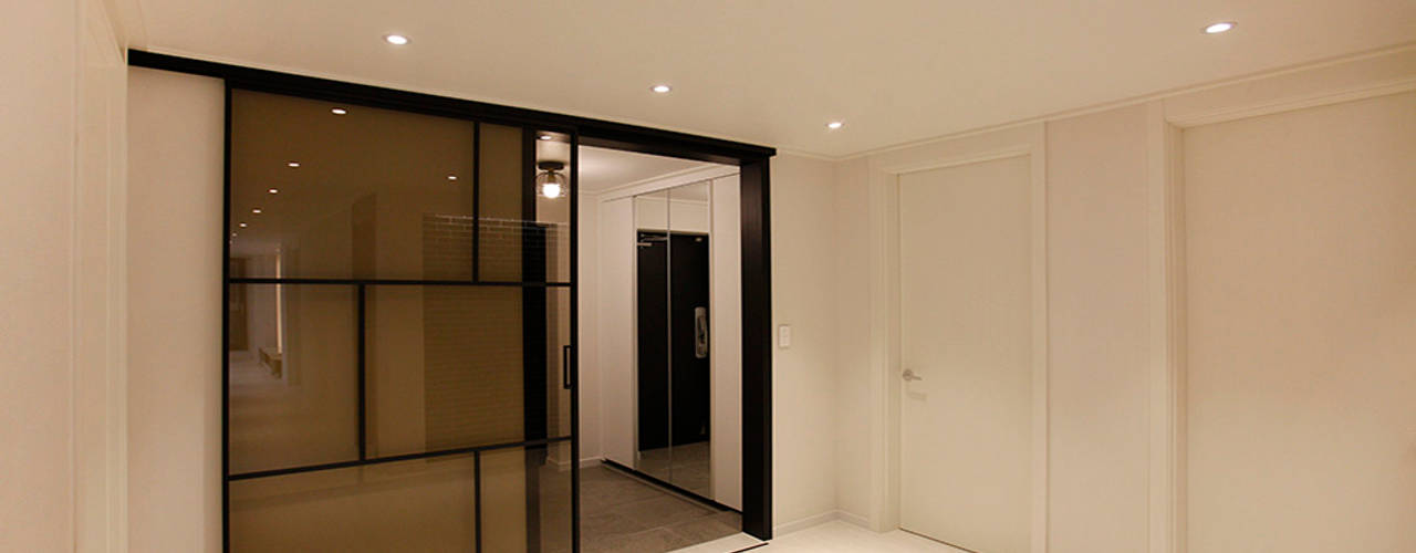 광장동 현대홈타운 12차 55py, Design Daroom 디자인다룸 Design Daroom 디자인다룸 Modern corridor, hallway & stairs