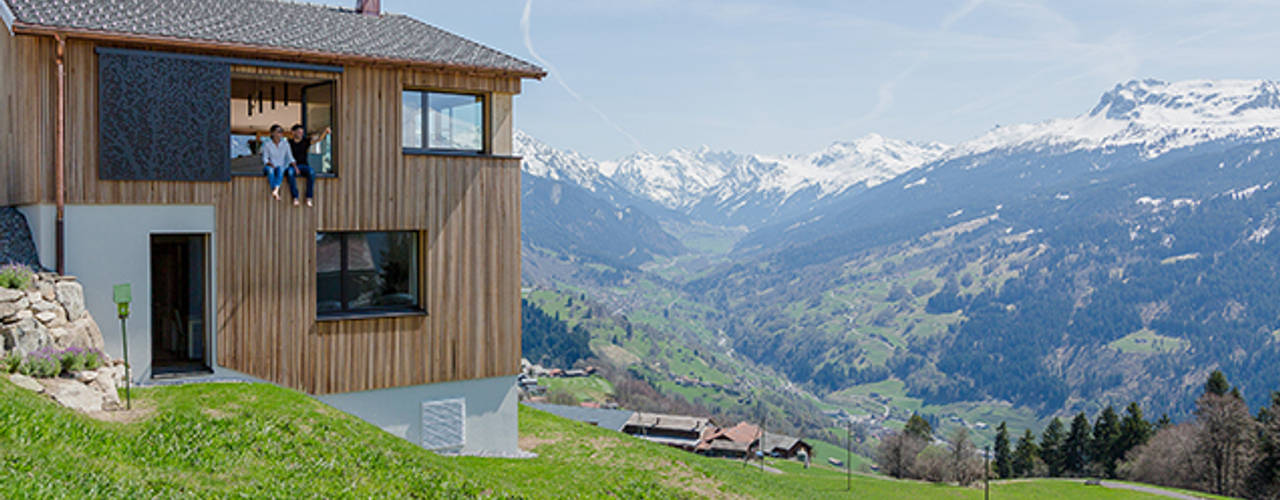 Einfamilienhaus im modernen Chalet-Stil, architetta schiers ag architetta schiers ag Moderne Häuser