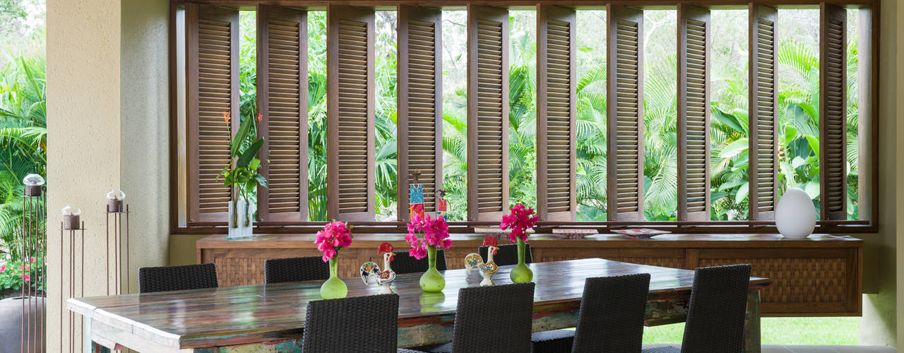Casa Mesa de Yeguas, NOAH Proyectos SAS NOAH Proyectos SAS Modern dining room Solid Wood Multicolored