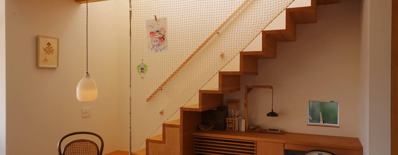 笠舞本町の家, 有限会社建築計画 有限会社建築計画 Stairs لکڑی Purple/Violet