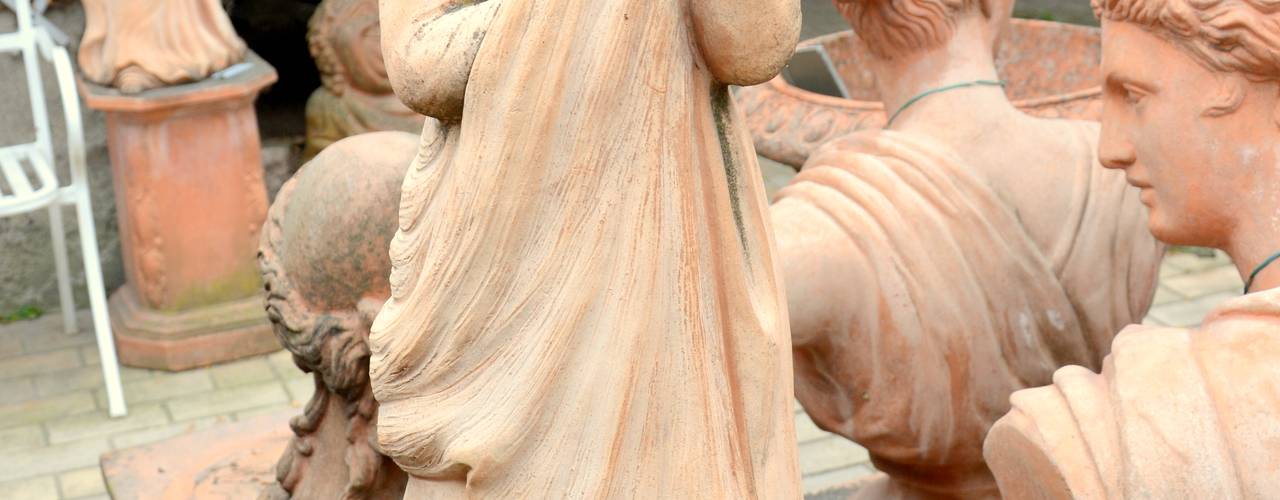 La nostra vetrina: Statue in Terracotta , Tonazzo Srl Tonazzo Srl Classic style garden