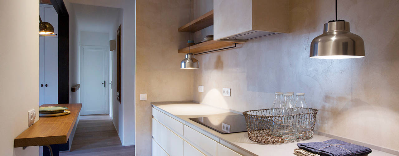 Arago apartment, Fabrique Design + Build Fabrique Design + Build Cozinhas modernas Madeira Acabamento em madeira