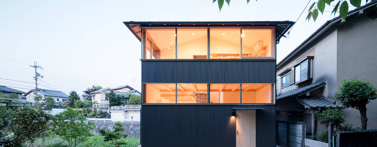 蛙股池の家, 小松一平建築設計事務所 小松一平建築設計事務所 Modern home Glass