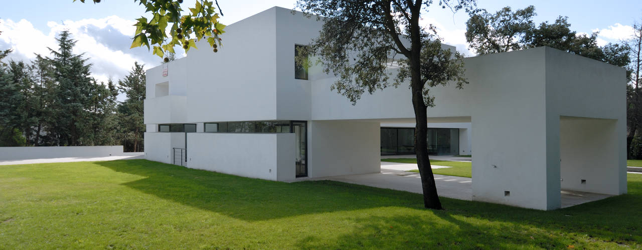 Construir vivienda unifamiliar en Madrid, arquitectura, Otto Medem Arquitecto vanguardista en Madrid Otto Medem Arquitecto vanguardista en Madrid Casas de estilo minimalista