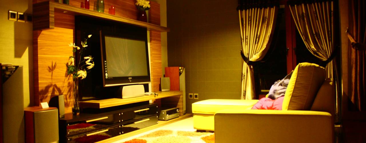Romantic lounge & living room kota wisata cibubur, Exxo interior Exxo interior Ruang Media Modern