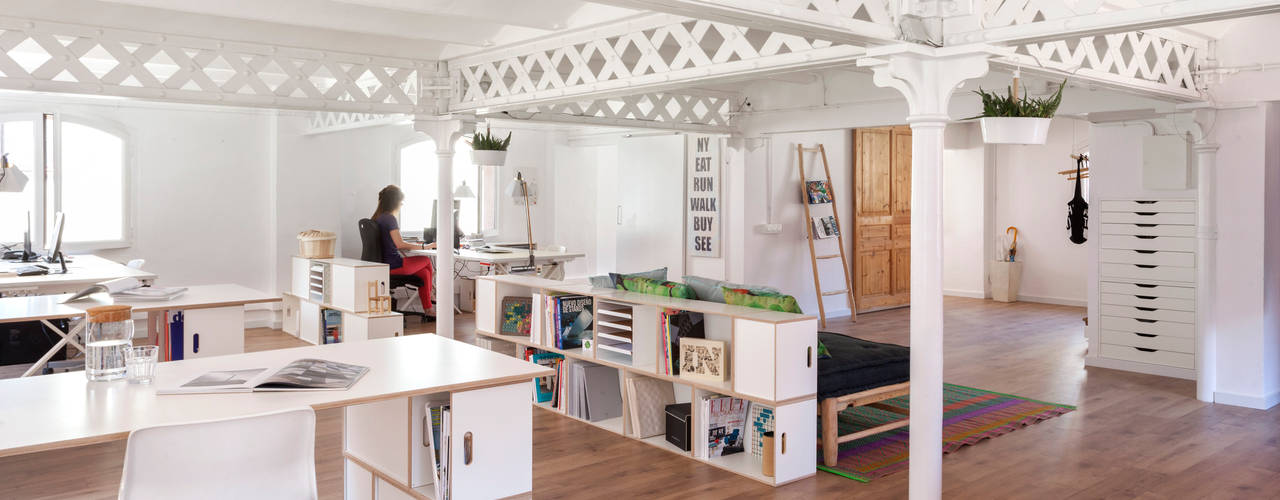 Muebles modulares BrickBox para las oficinas SmartDeco Comunica en Barcelona, BrickBox - Estanterías Modulares BrickBox - Estanterías Modulares 상업공간 합판