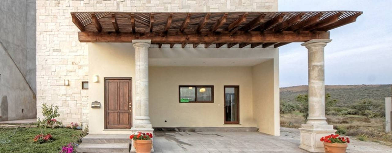 Casa Onix en San Miguel de Allende, VillaSi Construcciones VillaSi Construcciones Загородные дома