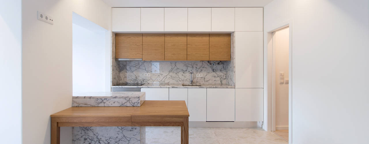 Remodelação integral de apartamento T2 , atelier B-L atelier B-L Small kitchens Marble