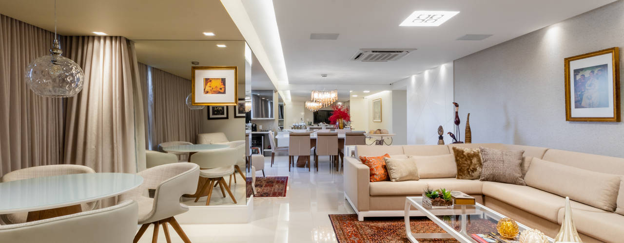 Reforma em Apartamento com toque classico e moderno, em tons claros, Arquitetura Sônia Beltrão & associados Arquitetura Sônia Beltrão & associados Salas de jantar modernas