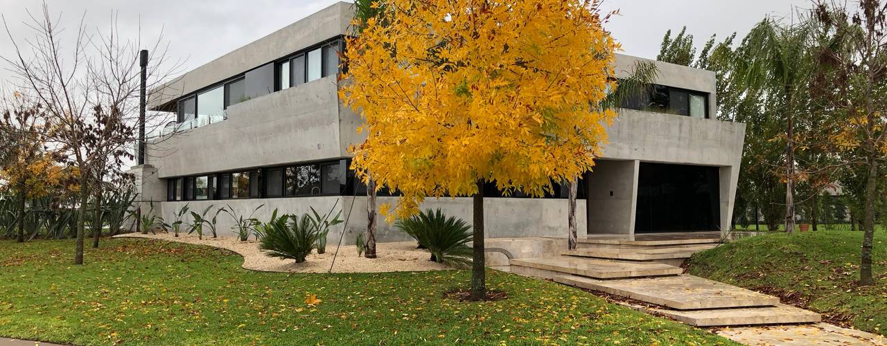 CASA HORMIGON, Maximiliano Lago Arquitectura - Estudio Azteca Maximiliano Lago Arquitectura - Estudio Azteca Single family home Concrete
