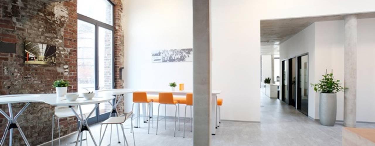 Ein Büroloft mit Flair – Arbeitsflächen für kreative Köpfe , Kaldma Interiors - Interior Design aus Karlsruhe Kaldma Interiors - Interior Design aus Karlsruhe Commercial spaces
