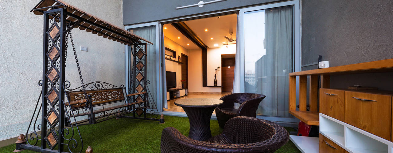 3.5 BHK Interior, SP Architects SP Architects Minimalist balcony, veranda & terrace Green