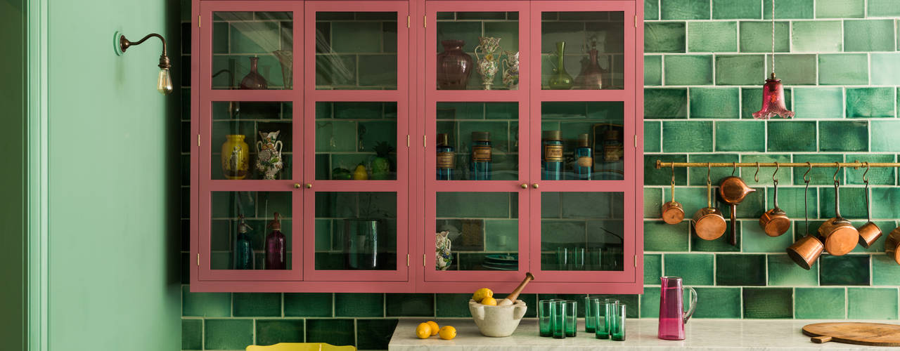 The Bond Street Classic Showroom by deVOL, deVOL Kitchens deVOL Kitchens Kitchen Solid Wood Pink