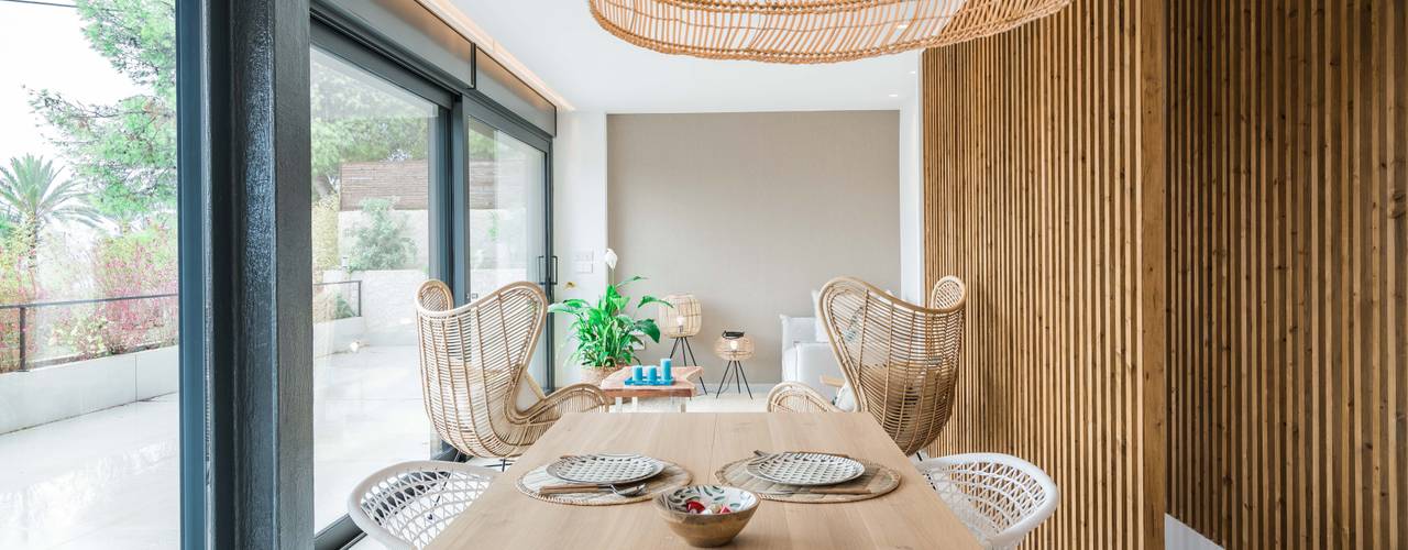 Interiorismo de estilo mediterráneo y diseño de cocina en apartamento (casa en la playa), ARREL arquitectura ARREL arquitectura ห้องทานข้าว ไม้ Wood effect