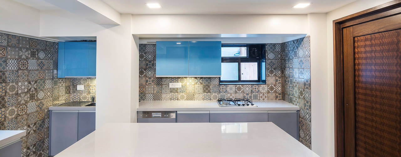 Serene and modern kitchen design in Mumbai homify