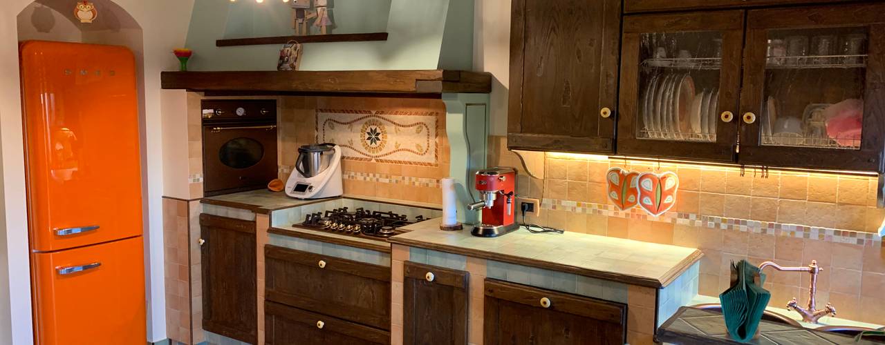 Cucina rustica, il falegname di Diego Storani il falegname di Diego Storani Rustic style kitchen Solid Wood Multicolored