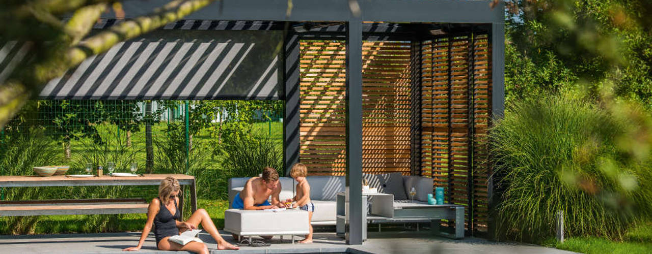 Outdoor Living Trends 2020, SPA Deluxe GmbH - Whirlpools in Senden SPA Deluxe GmbH - Whirlpools in Senden Modern balcony, veranda & terrace