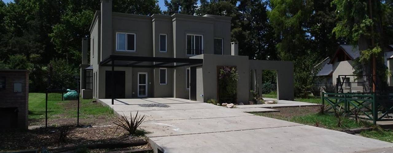 Casa en Campos de Alvarez Argentina, Estudio Dillon Terzaghi Arquitectura - Pilar Estudio Dillon Terzaghi Arquitectura - Pilar 다가구 주택