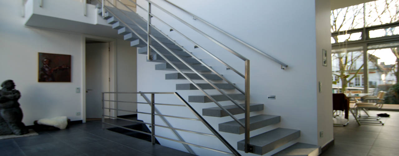 Treppen aus Beton, material raum form material raum form Escadas Betão
