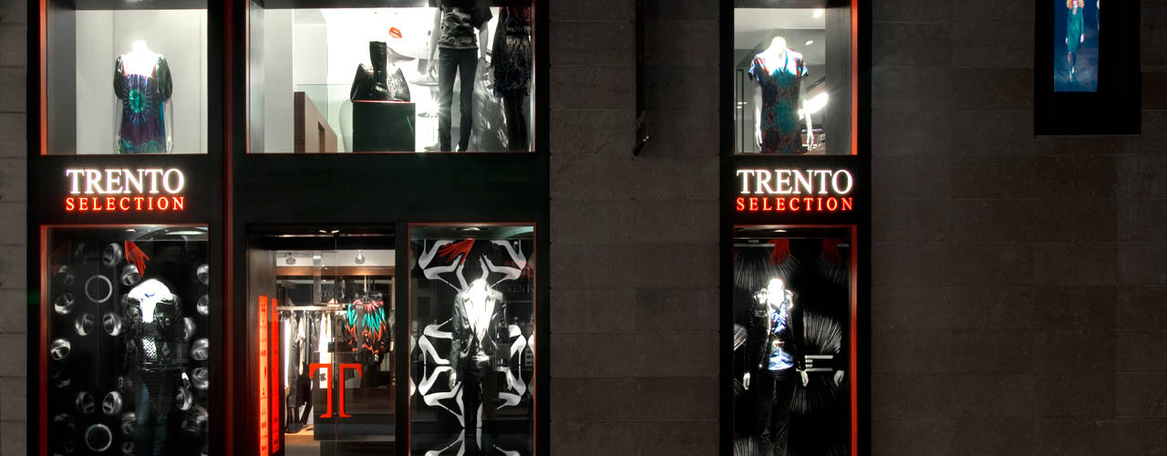 Boutique de Moda Femenina Barcelona, MANUEL TORRES DESIGN MANUEL TORRES DESIGN 商業空間