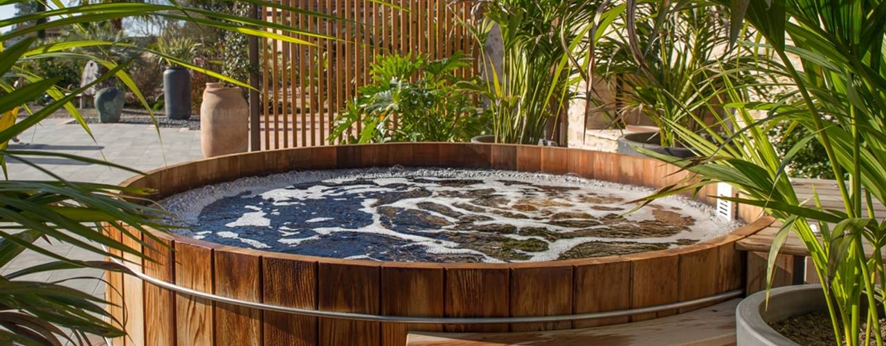 Jacuzzi de cedro como parte de terapias holísticas, CASÁRBOL CASÁRBOL Spa phong cách Bắc Âu