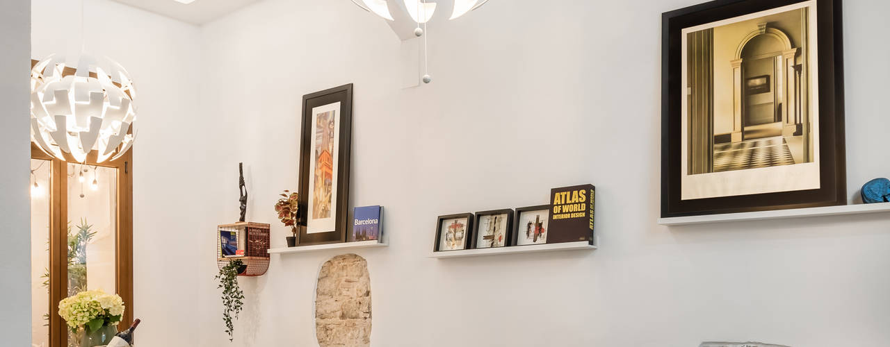 Vivienda en el Born, centro histórico de Barcelona, MANUEL TORRES DESIGN MANUEL TORRES DESIGN Modern living room