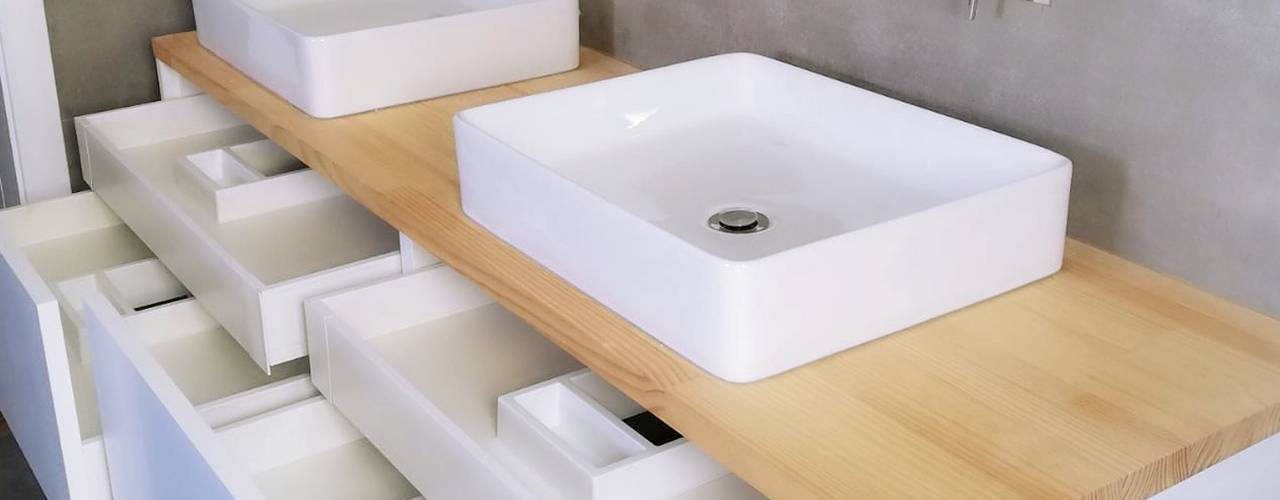 A intemporalidade da Cor Branca!!, DIONI Home Design DIONI Home Design Casa de banhoArmários
