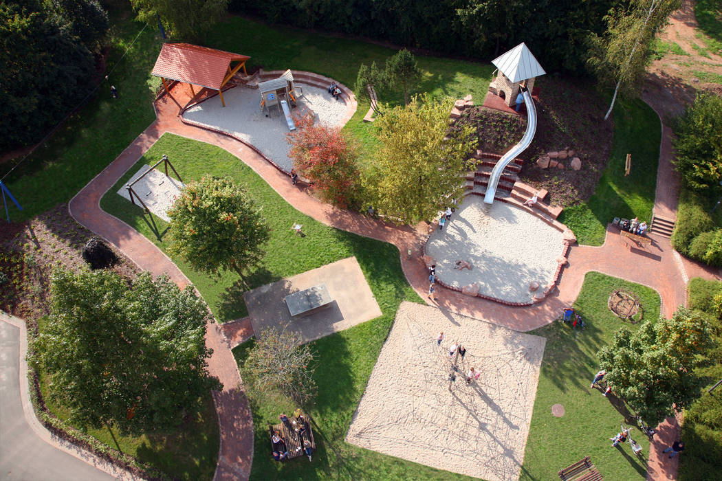 Der Abenteuerspielplatz homify Klassischer Garten