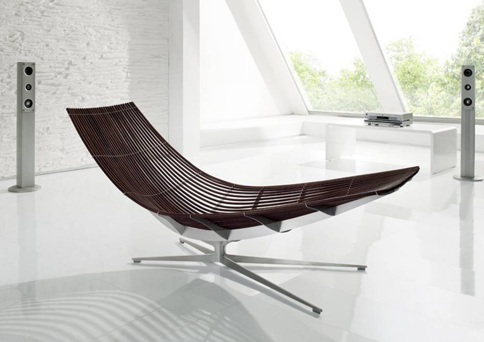 Design-Liege mit elegantem Fuß in Edelstahl, KERN-DESIGN GmbH Innenarchitektur + Einrichtung KERN-DESIGN GmbH Innenarchitektur + Einrichtung Livings de estilo moderno Salas y sillones