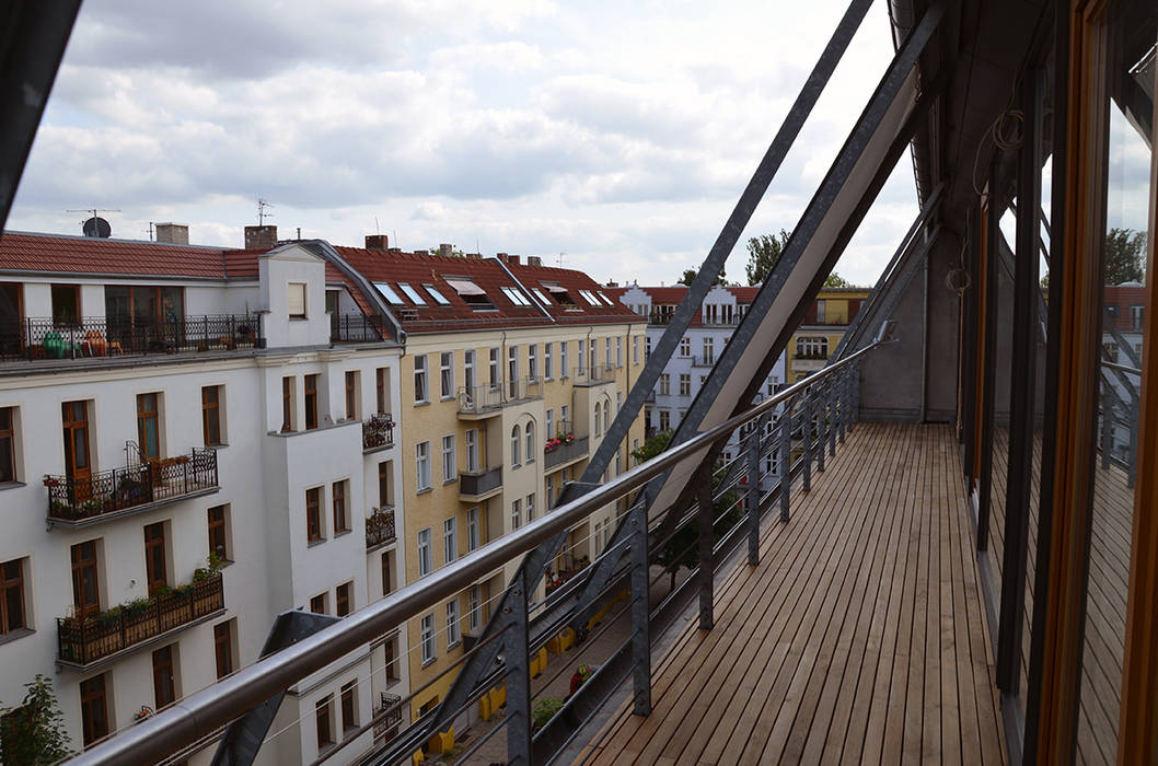 Teak Terrasse Berlin, BioMaderas GmbH BioMaderas GmbH Teras: Ide desain, inspirasi & gambar