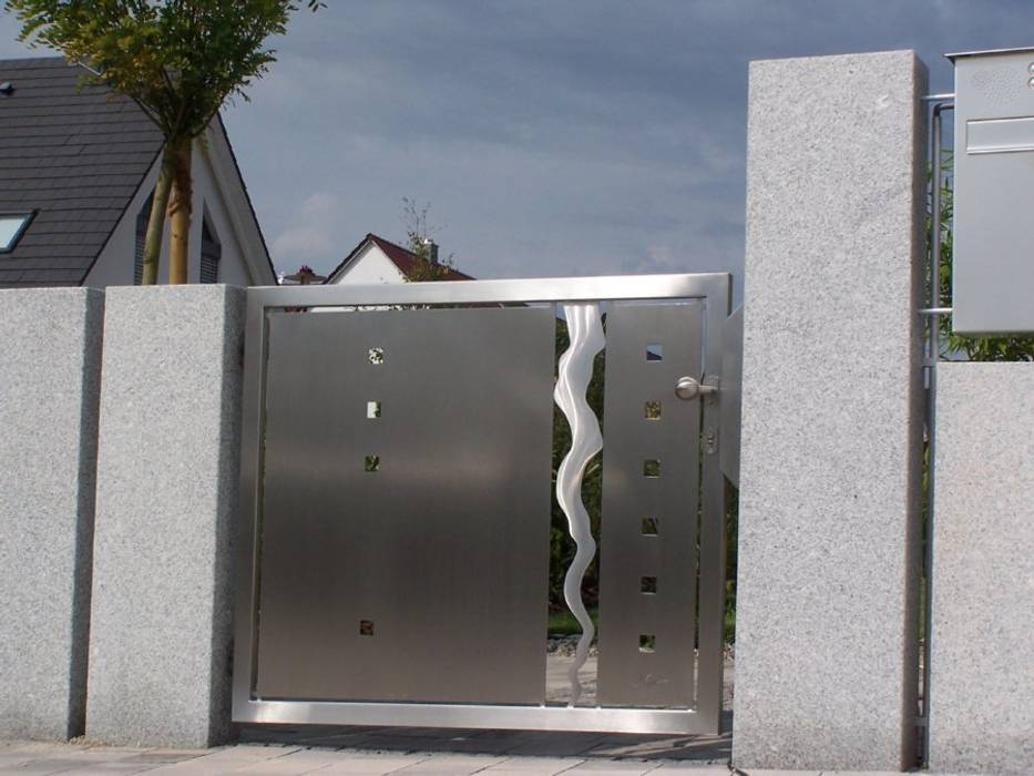 Modern Stainless Steel Gates, Edelstahl Atelier Crouse: Edelstahl Atelier Crouse: Jardin moderne