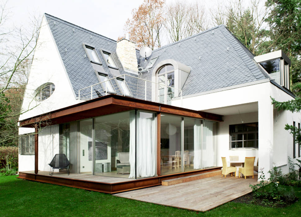 ​Ein Landhaus in Berlin-Wannsee, ZappeArchitekten ZappeArchitekten Rumah: Ide desain interior, inspirasi & gambar