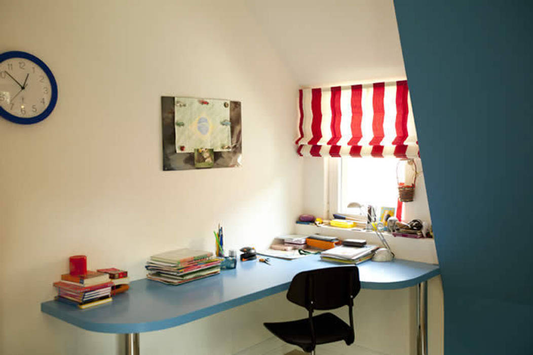 Family Home Bonn, Tatjana von Braun Interiors Tatjana von Braun Interiors Moderne Kinderzimmer Schreibtische und Stühle