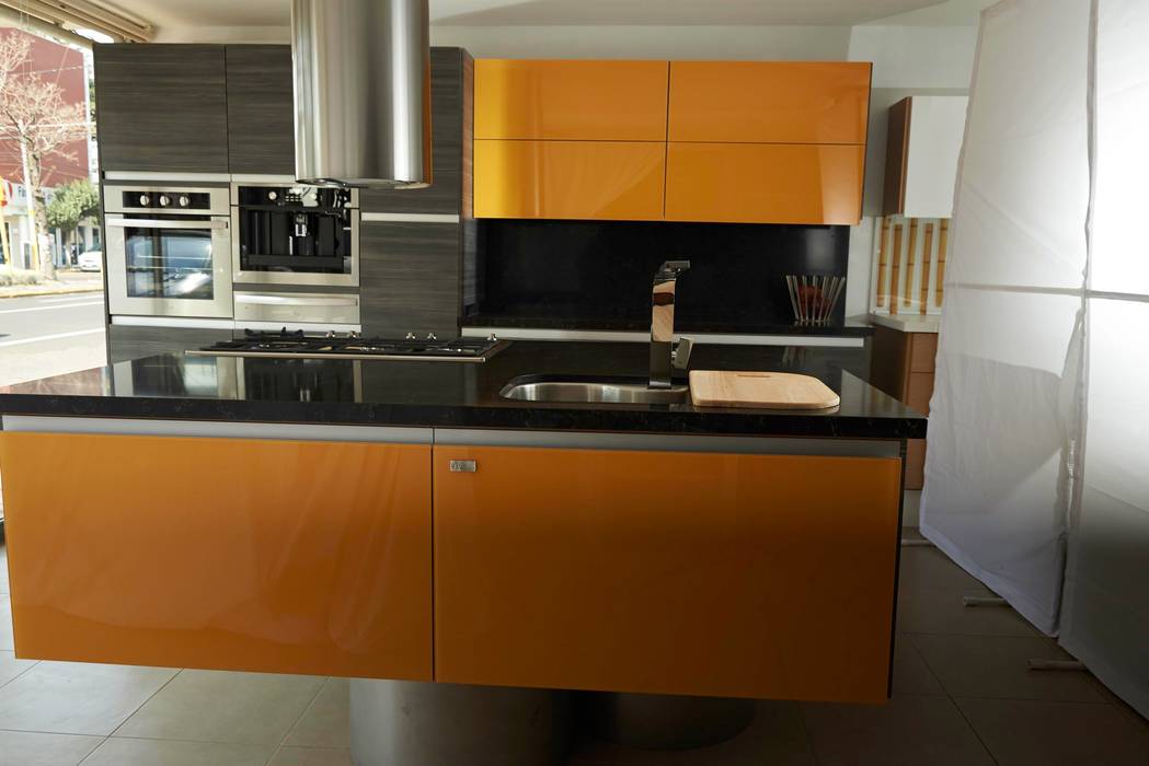 Cocinas con frentes de cristal, Aura Cocinas Aura Cocinas Modern style kitchen Cabinets & shelves