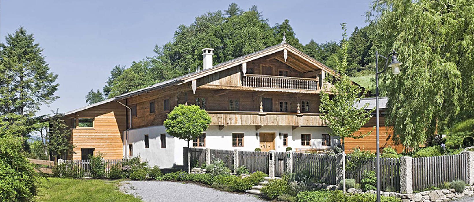 Bauernhof N, GALLIST ARCHITEKTEN GmbH GALLIST ARCHITEKTEN GmbH Ausgefallene Häuser Pflanze,Himmel,Gebäude,Eigentum,Fenster,Baum,Haus,Grundstück,Holz,Gras