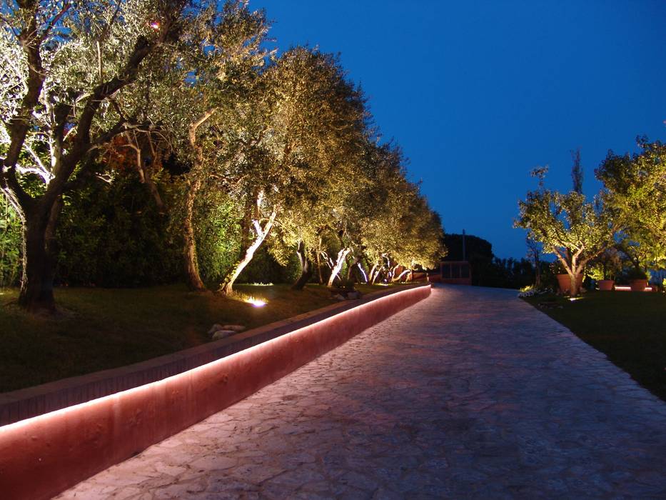 Private Villa, SPLD SA SPLD SA Cucina in stile mediterraneo Illuminazione