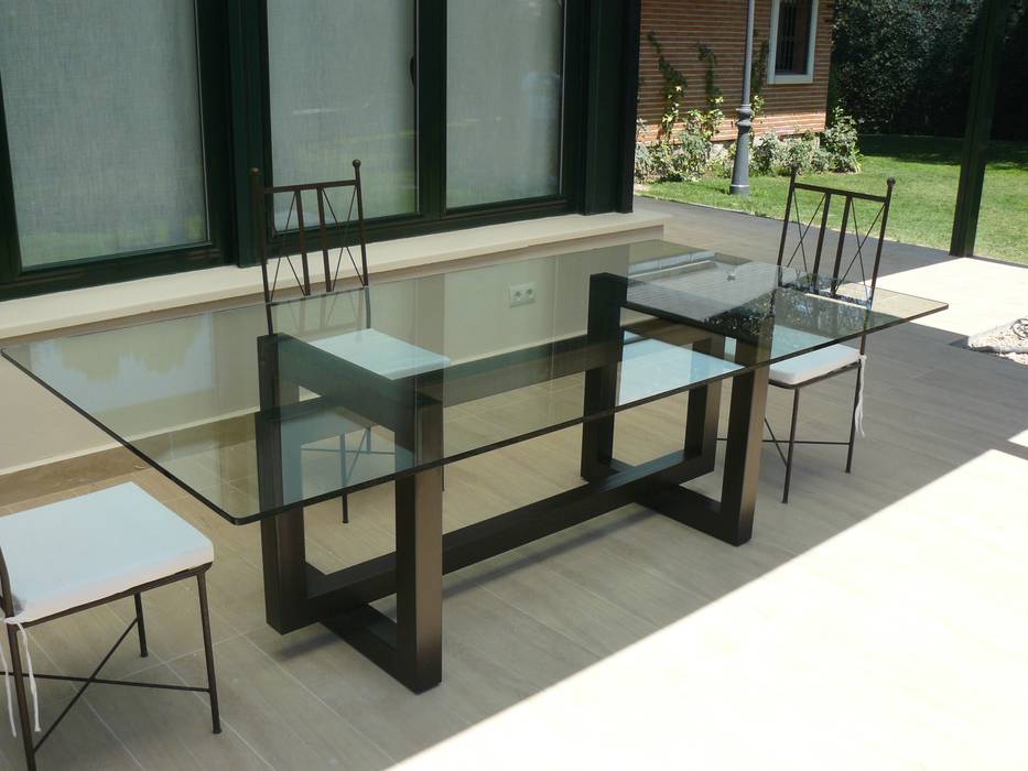 THASOS - mesa de comedor de cristal homify Comedores de estilo moderno mesa de comedor,mesa de vidrio,mesa de cristal,mesa moderna,mesa de diseño,Mesas