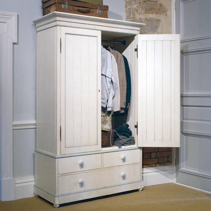 colección II armoire, The best houses The best houses Classic style bedroom Wardrobes & closets