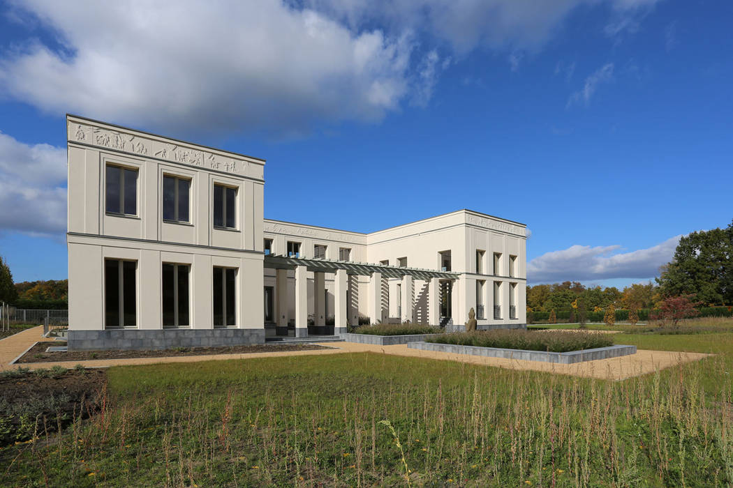 Bellevue zum Schloss - Villa mit Seitenflügeln und Hof, CG VOGEL ARCHITEKTEN CG VOGEL ARCHITEKTEN Casas de estilo clásico