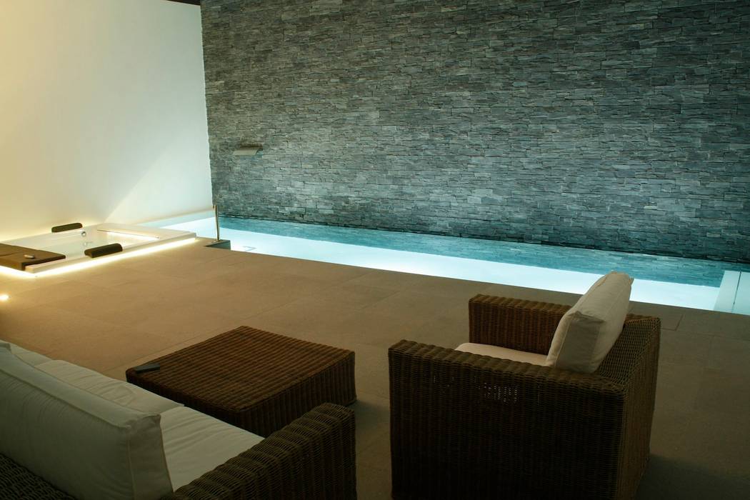 Piscina interior cubierta con spa, Gunitec Concept Pools Gunitec Concept Pools Piscinas