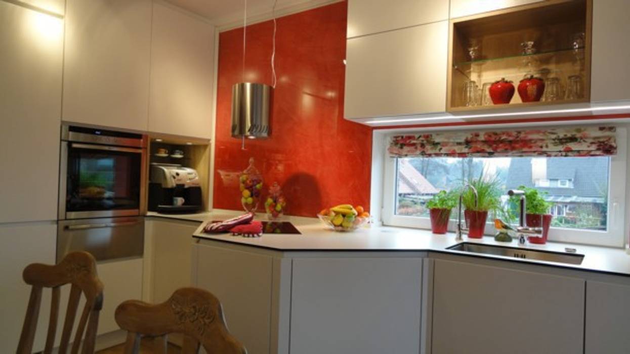 Eine "appetitliche" Küchenneueinrichtung in rot-weiß, Menke-Leseberg Menke-Leseberg Landhaus Küchen