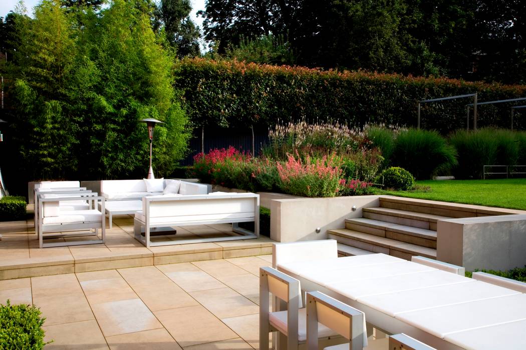 Classic & Modern Laara Copley-Smith Gardens Classic style garden